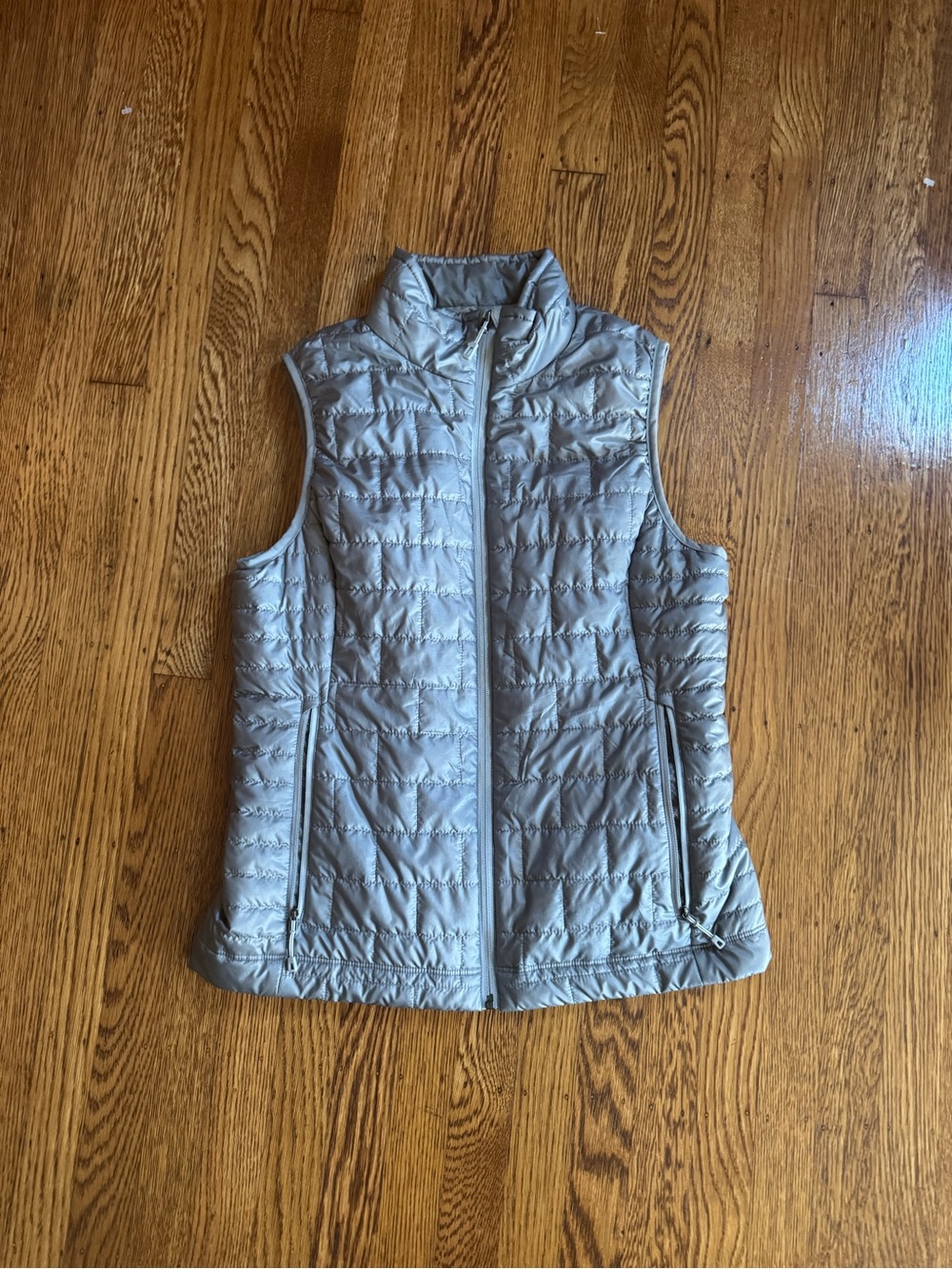 Patagonia Nano Puff Vest Women’s Medium Gray PrimaLoft Lightweight Puffer